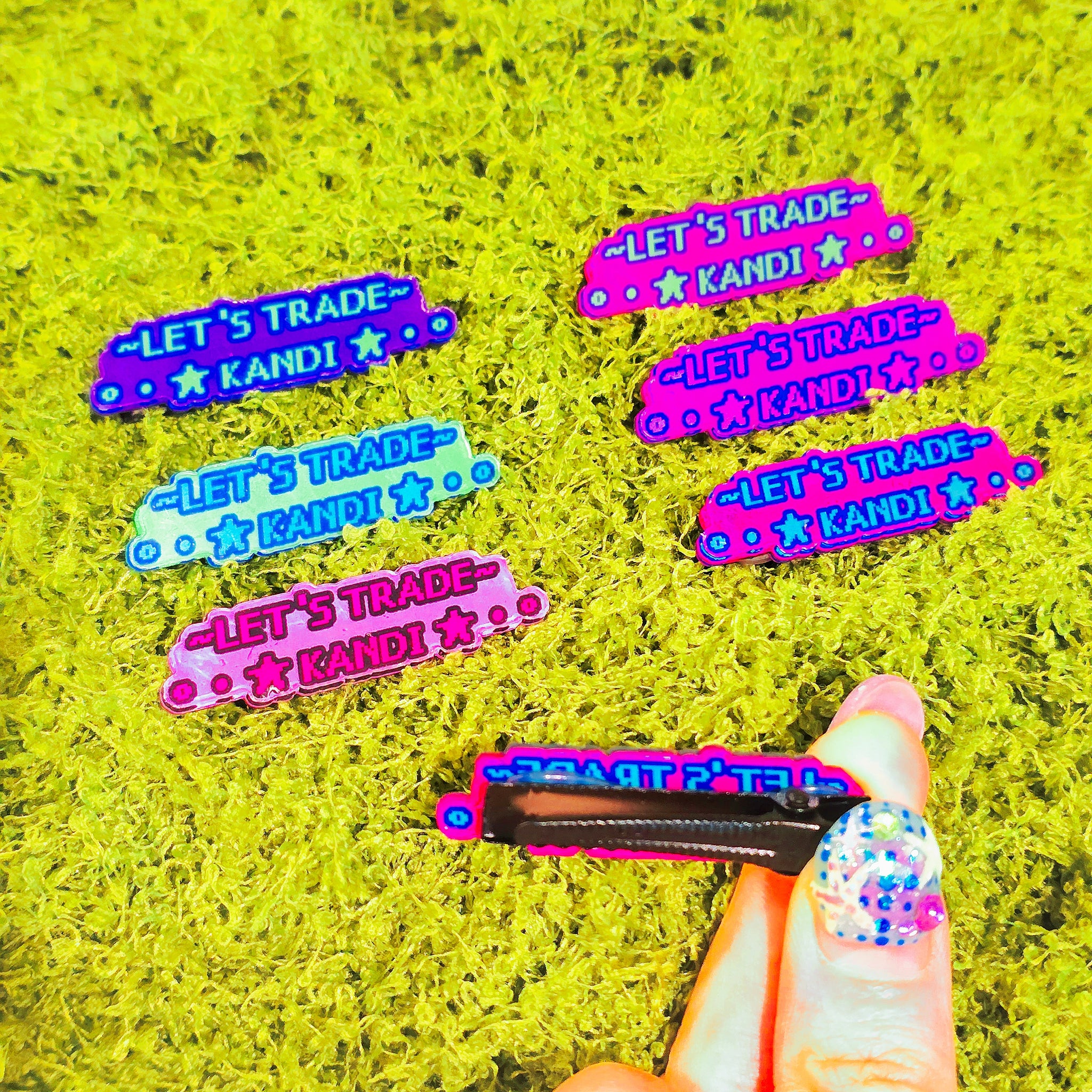 Mini *Let's Trade Kandi* Hair Clip Set Of 6
